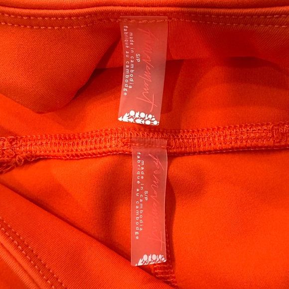 Free People Movement Set - Textured Orange Yoga Athleisure  – Size S NWT - Picture 8 of 11
